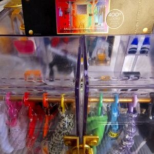 Rainbow high delux fashion closet